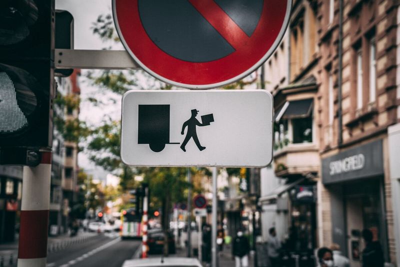 How to deliver competitive intelligence to sales and customer success